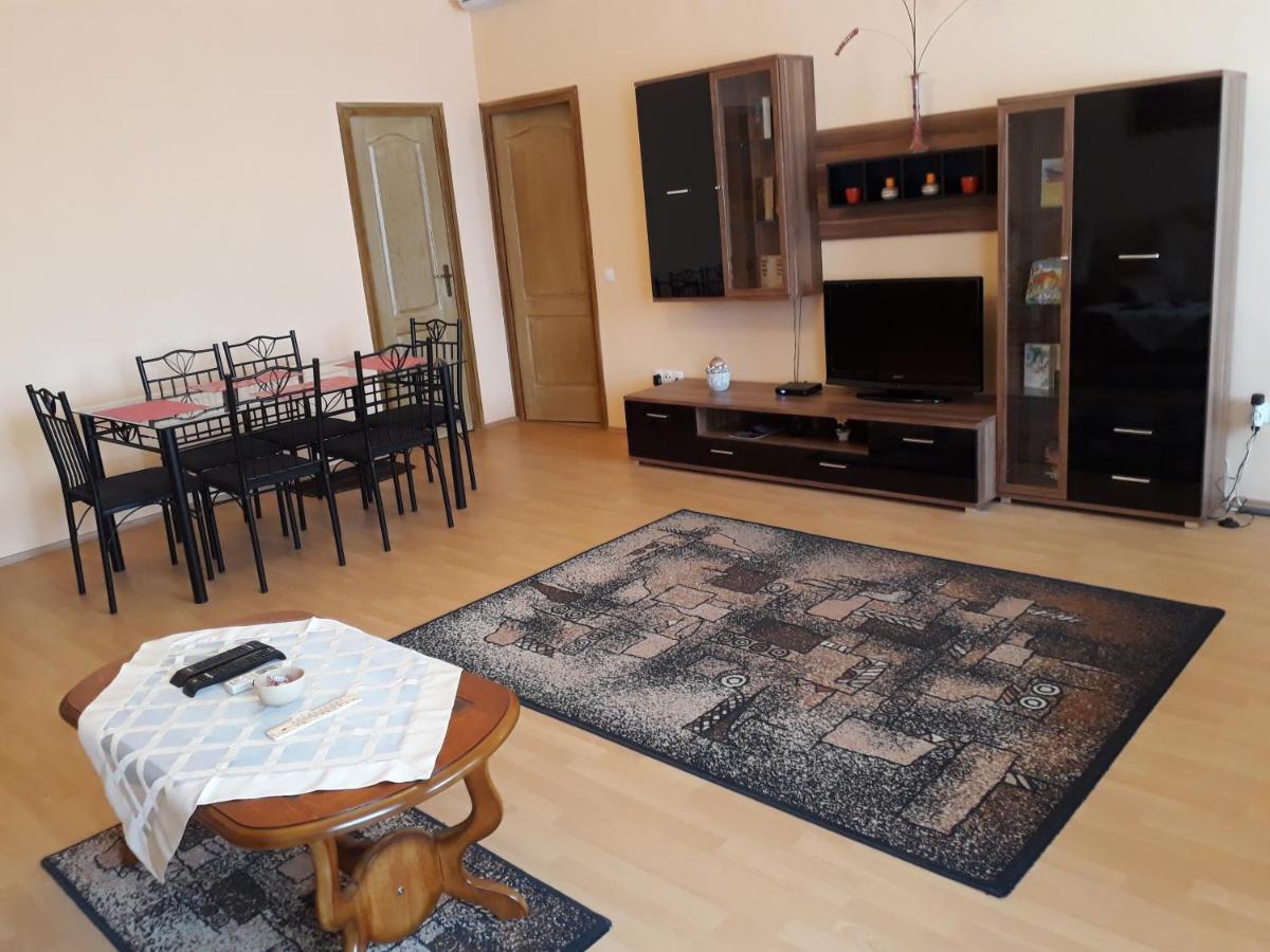 Piac Utcai Apartman Debrecen Exterior foto