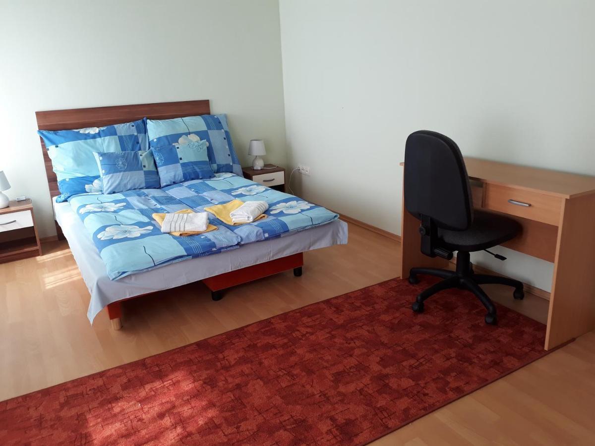 Piac Utcai Apartman Debrecen Exterior foto