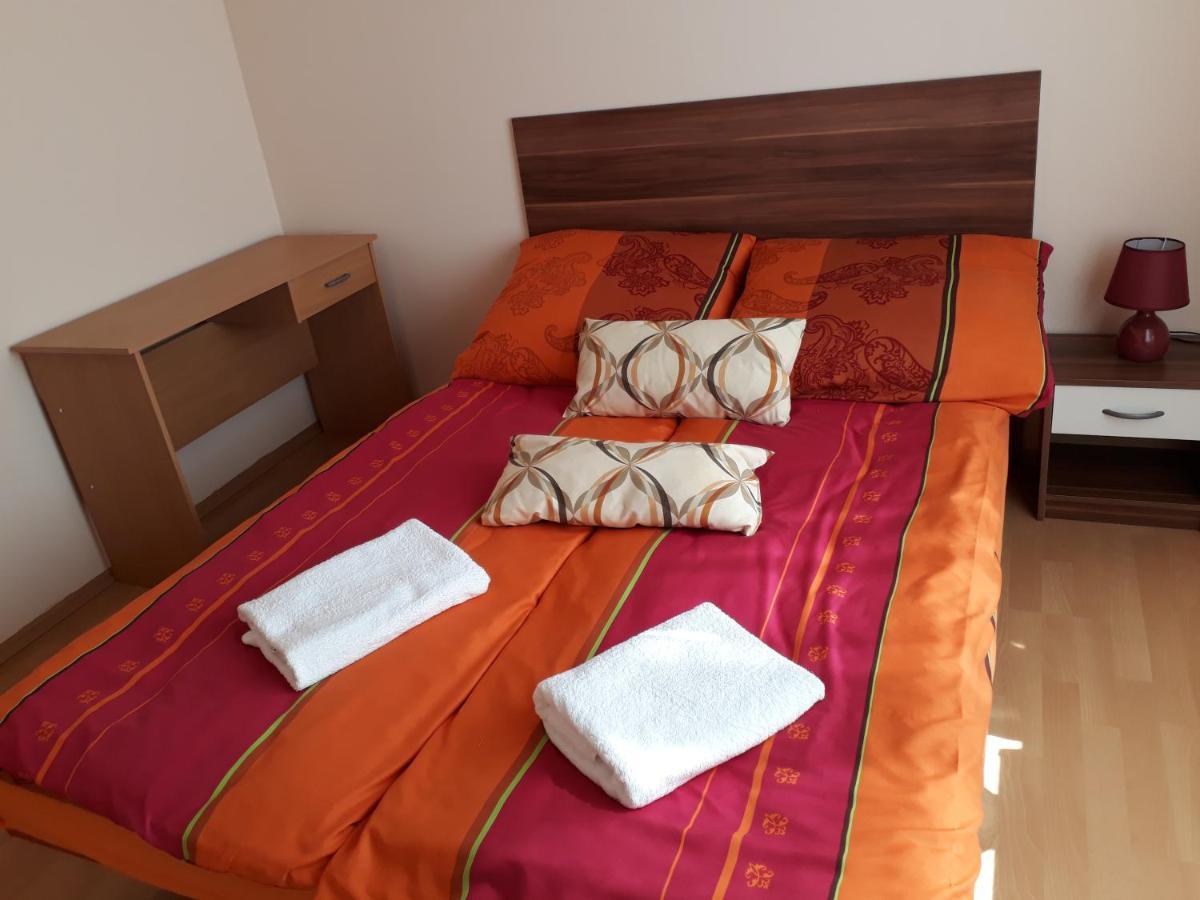 Piac Utcai Apartman Debrecen Exterior foto