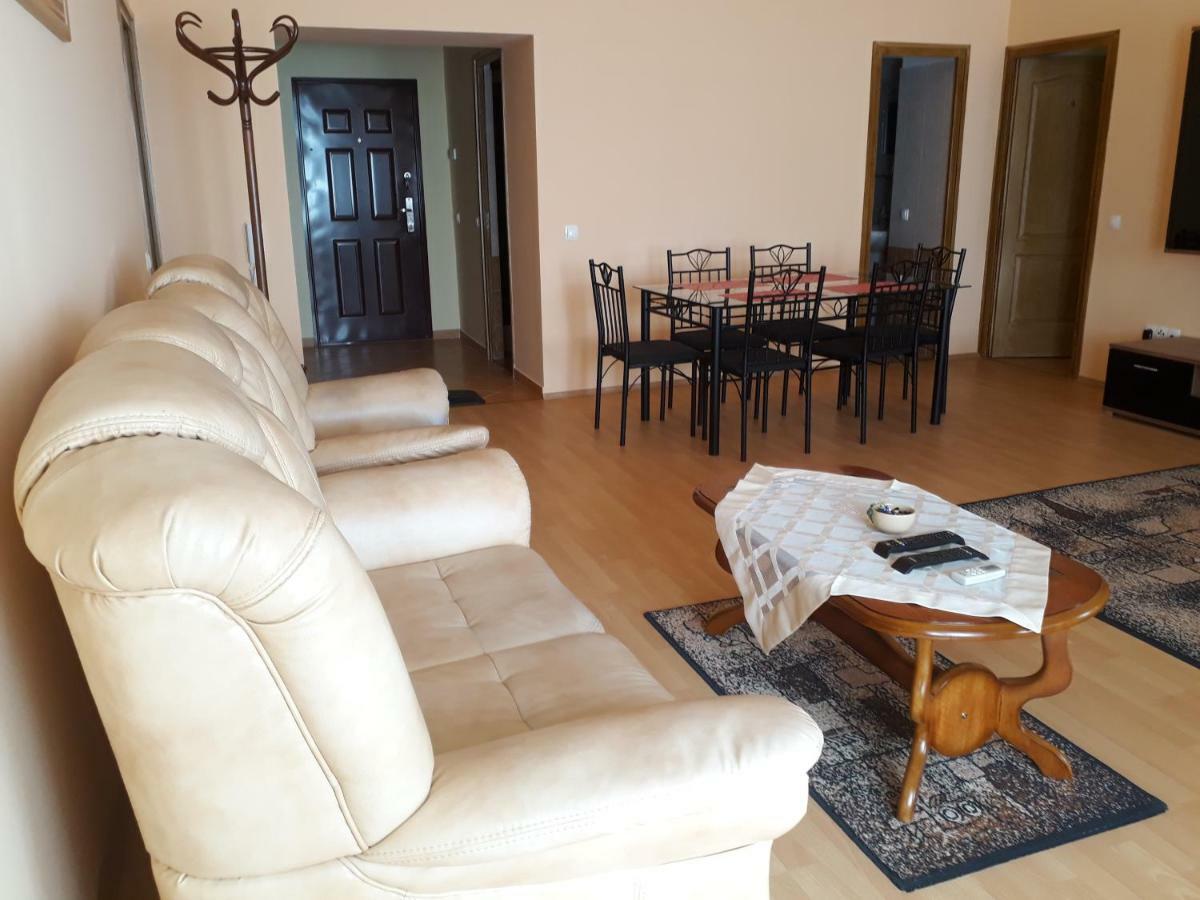 Piac Utcai Apartman Debrecen Exterior foto